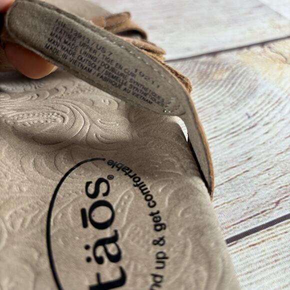 Taos Prize 4 Womens Size 7 Slide Sandals Leather Brown - Picture 6 of 9